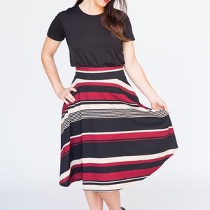 Agnes & Dora Midi Skirt Size L